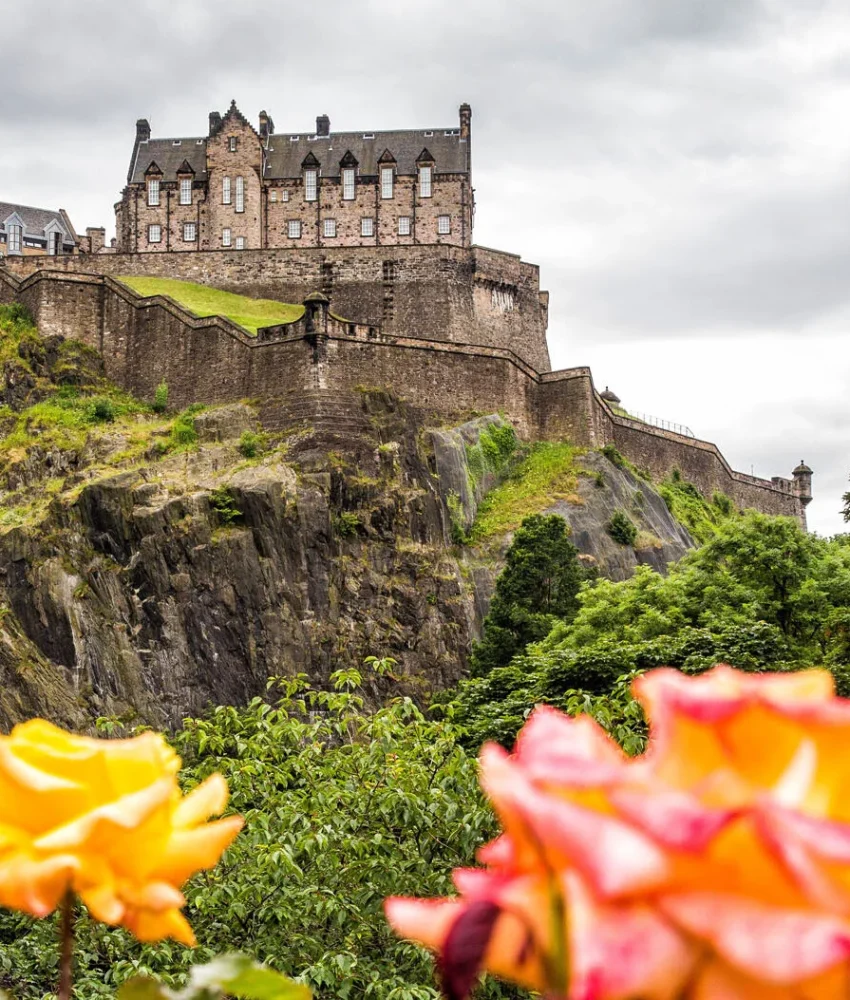 Edinburgh-Castle-1053x1053